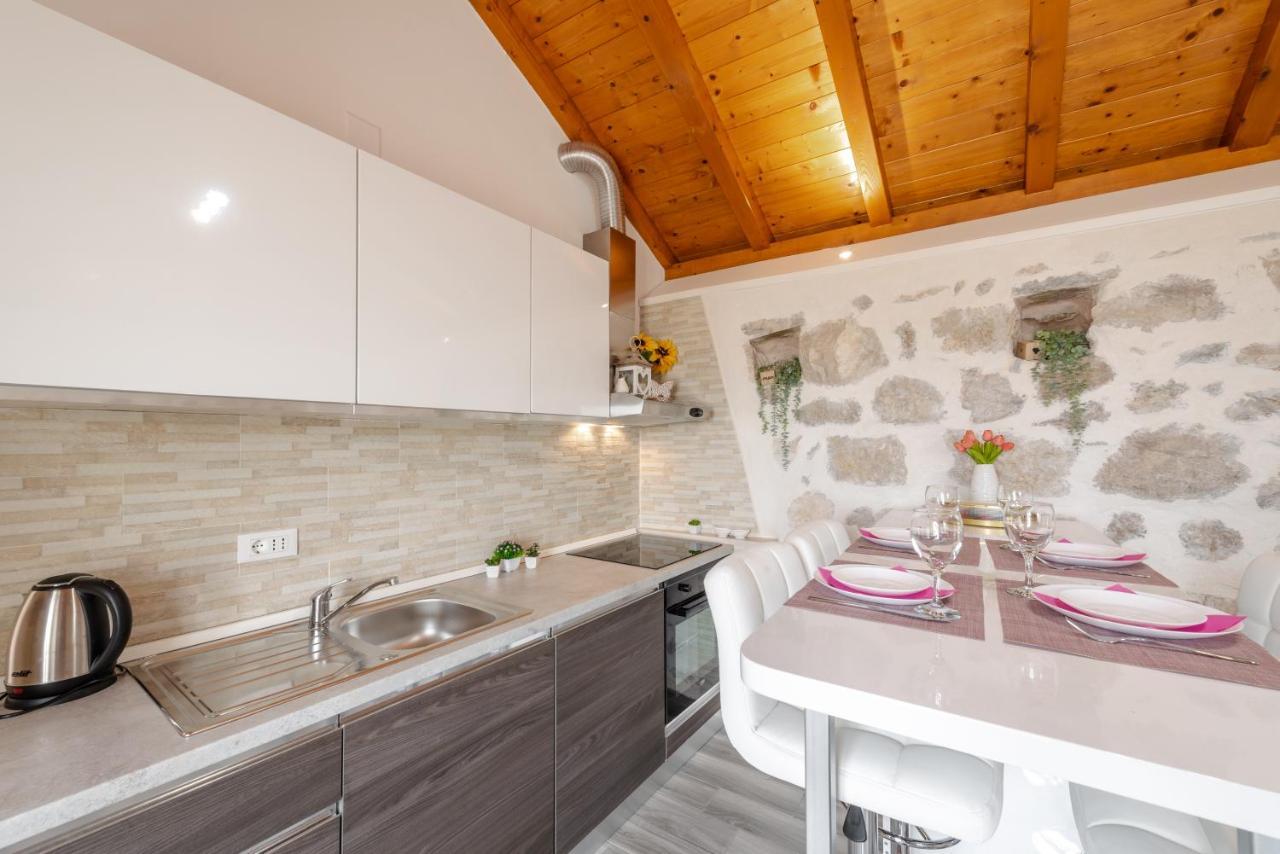 Ferienwohnung Little Stone House Buici  Exterior foto