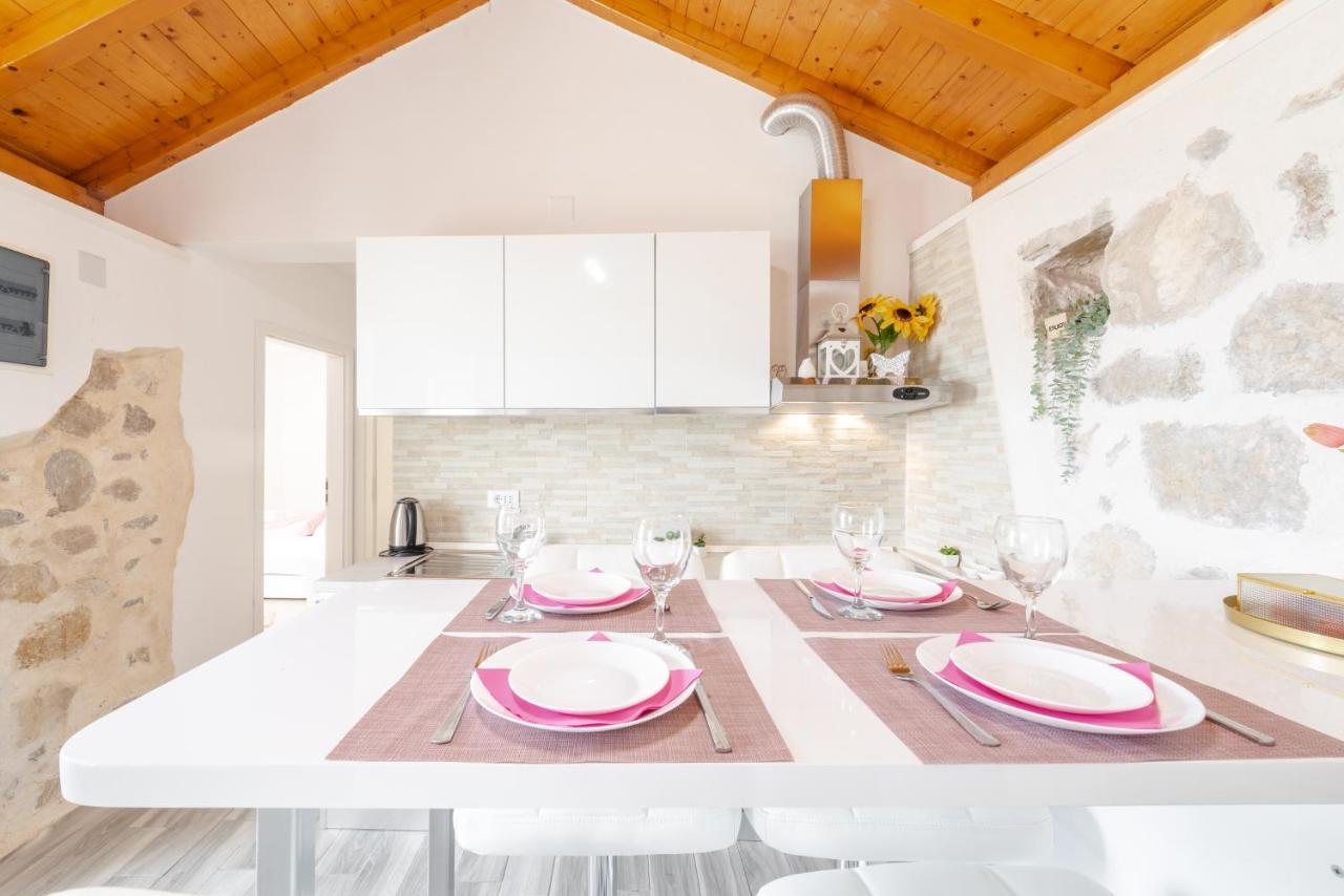 Ferienwohnung Little Stone House Buici  Exterior foto